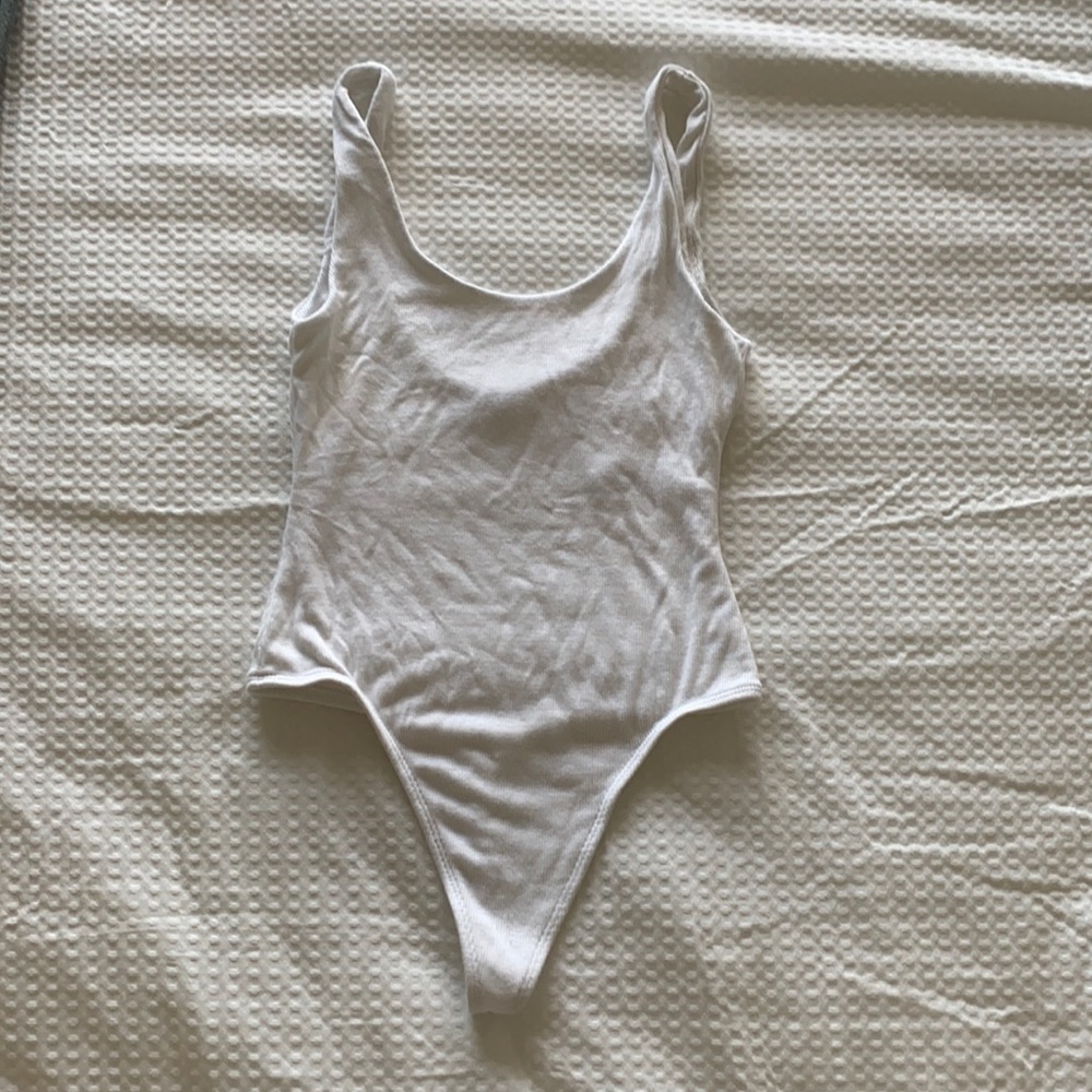 Aritzia Babaton Ribbed Bodysuit